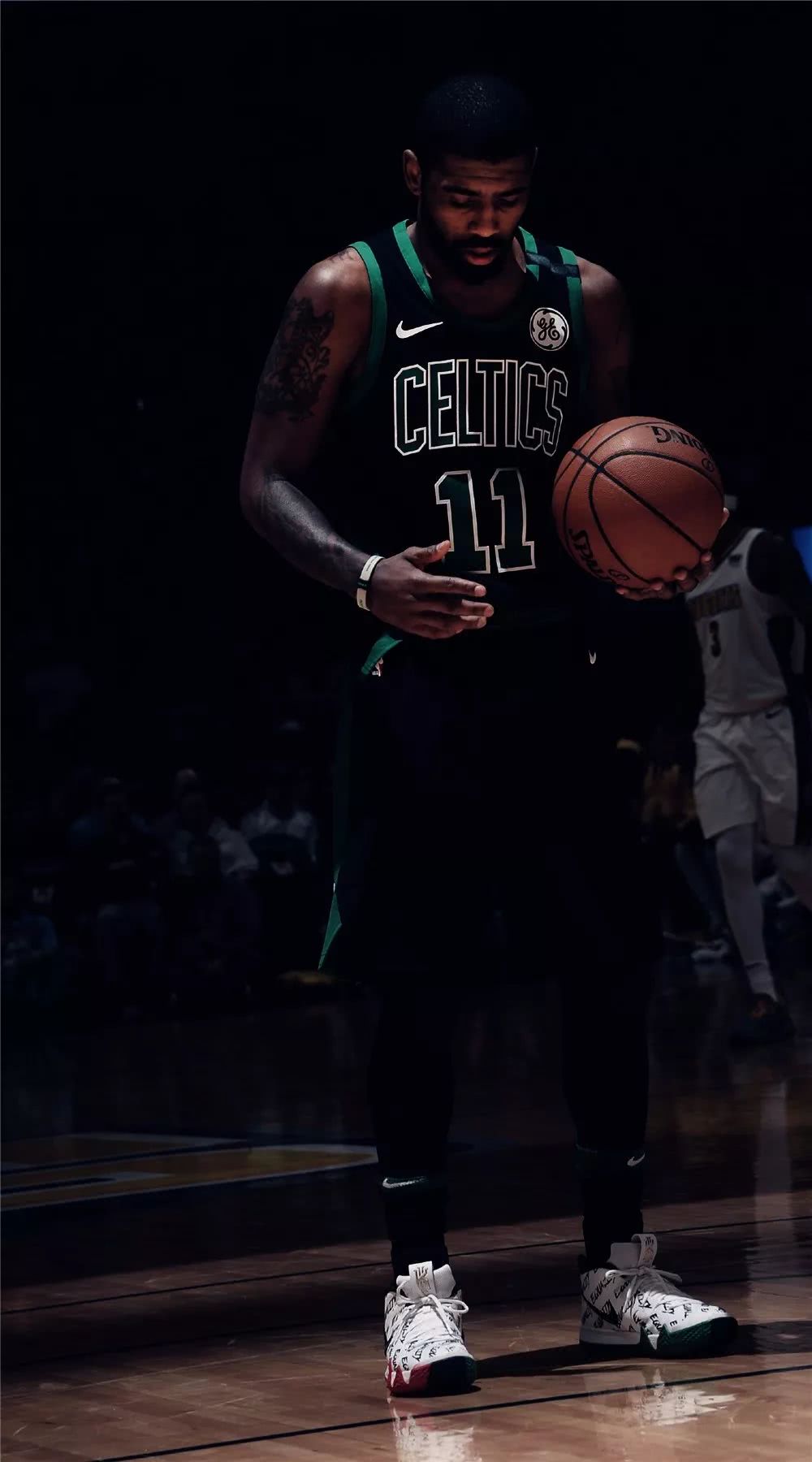 显得尤为关 显得尤为关